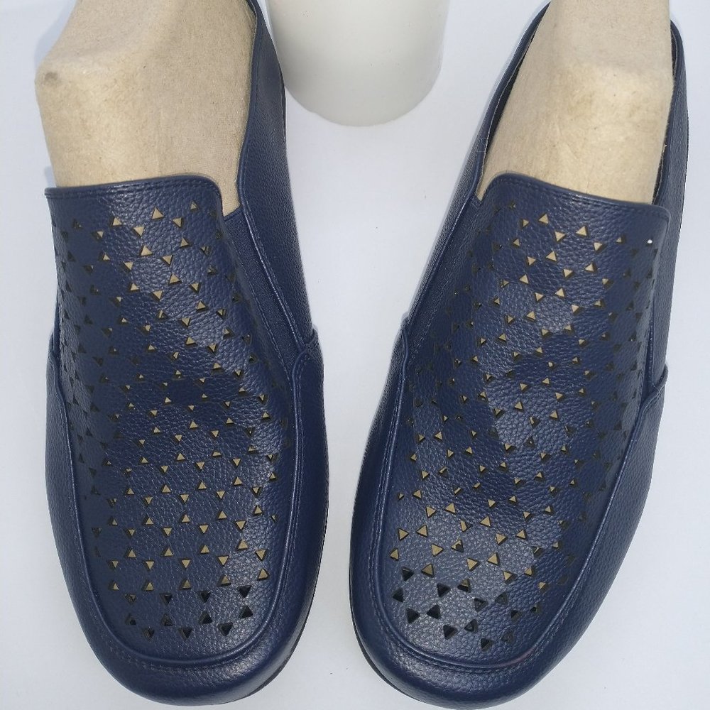 Good Soles By Catherine's Slip On Women Shoes. 10W Navy Blue